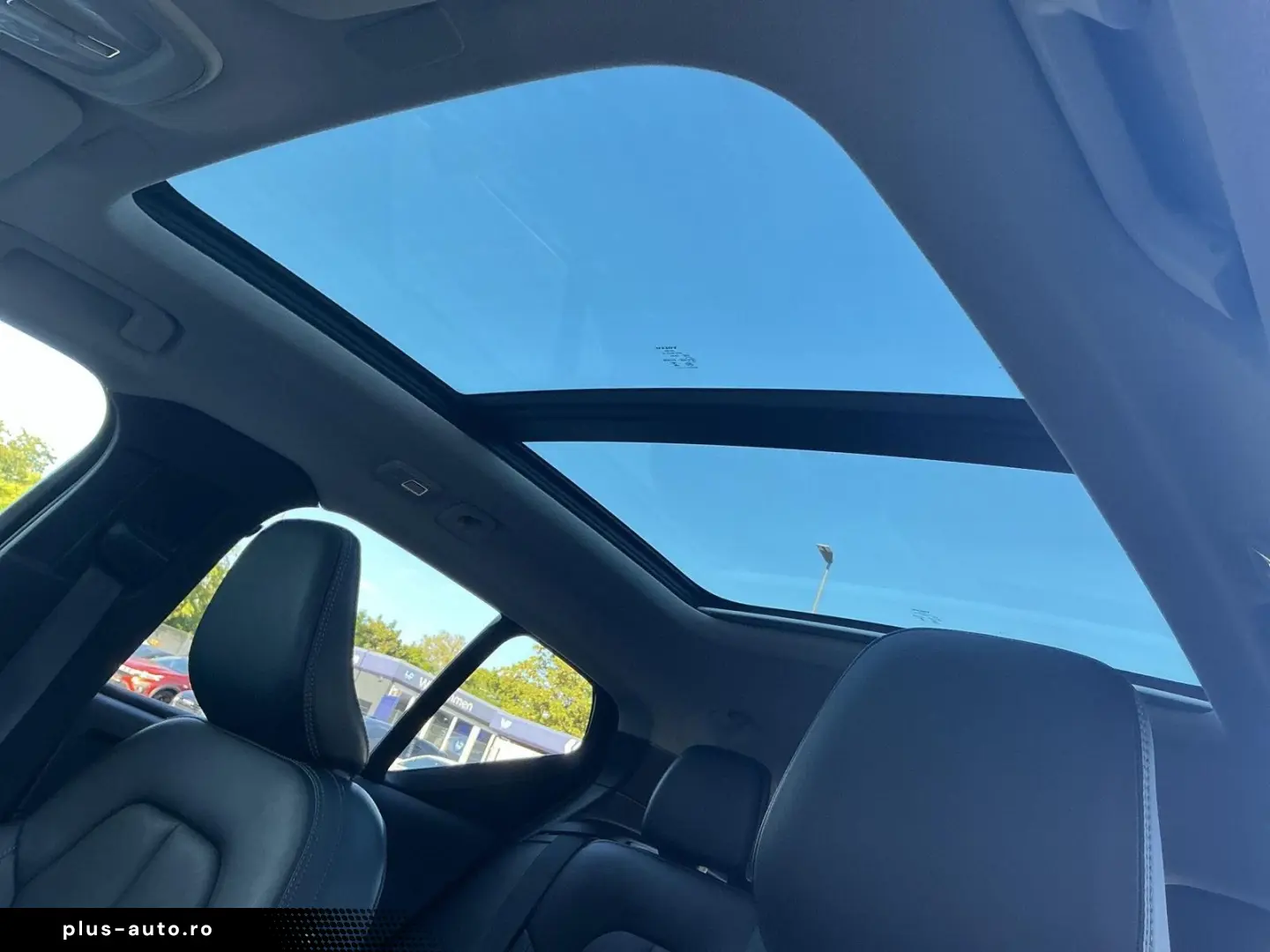 VOLVO XC40 B3  Dark