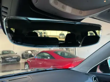 VOLVO XC40 B3  Dark