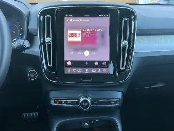 VOLVO XC40 B3  Dark