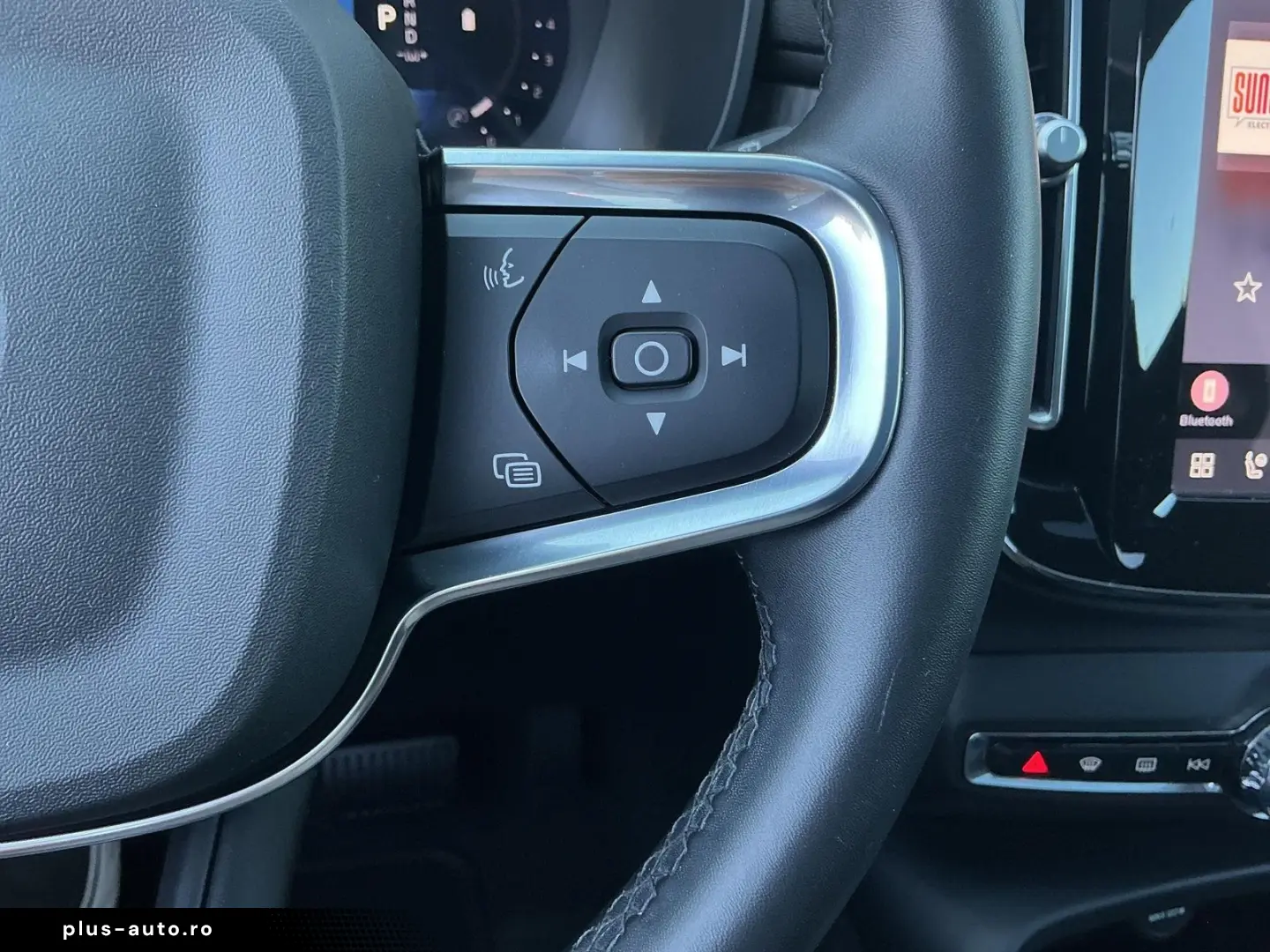 VOLVO XC40 B3  Dark