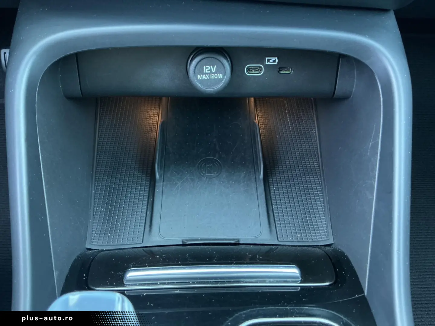 VOLVO XC40 B3  Dark