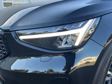 VOLVO XC40 B3  Dark