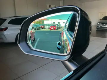 VOLVO XC40 B3  Dark