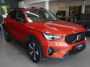 VOLVO XC40  B3 Plus Dark