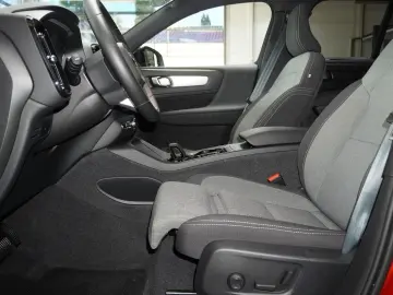 VOLVO XC40  B3 Plus Dark
