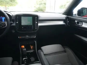 VOLVO XC40  B3 Plus Dark