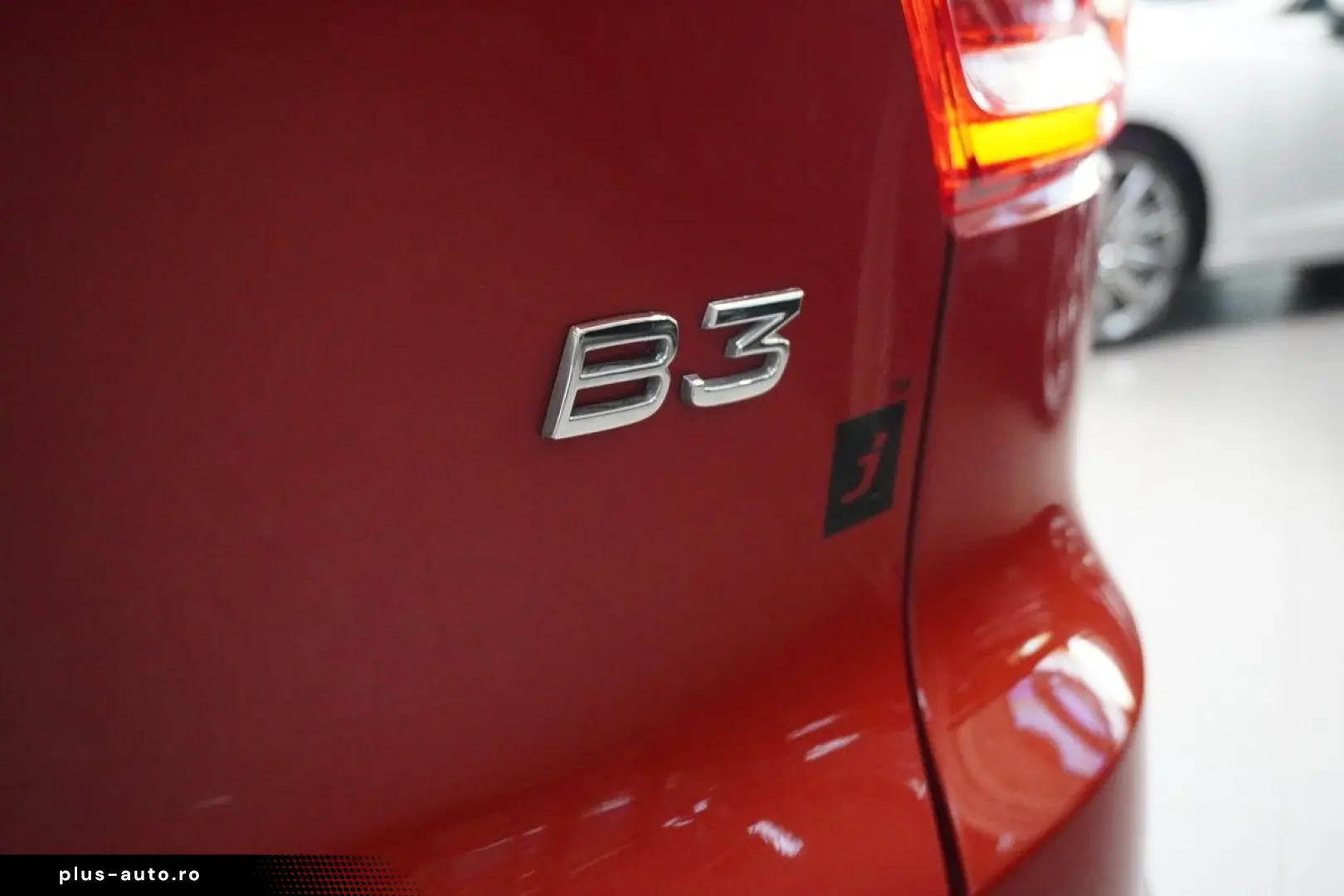 VOLVO XC40  B3 Plus Dark
