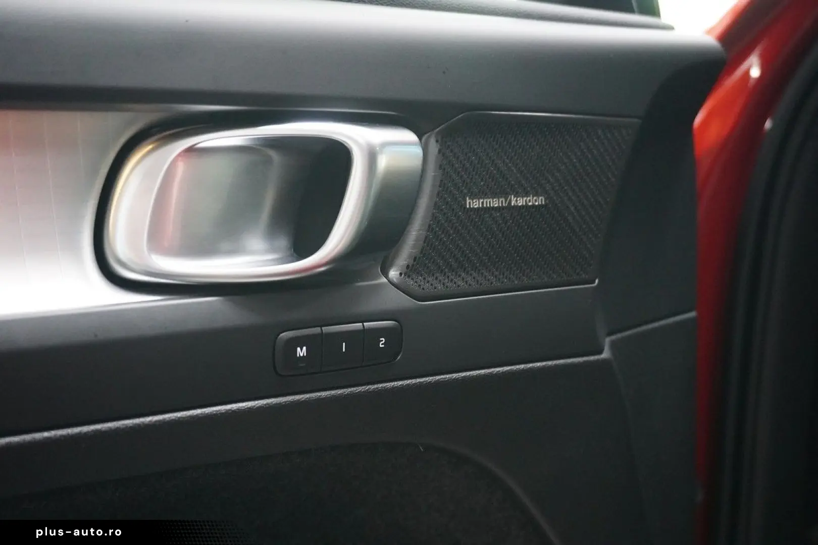 VOLVO XC40  B3 Plus Dark