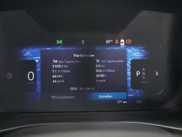 VOLVO XC40  B3 Plus Dark