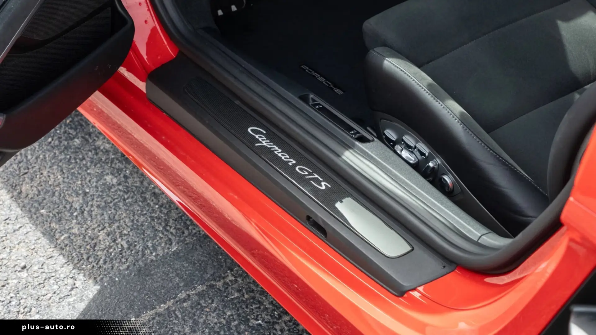 Porsche Cayman GTS 4.0 PDK Navi CarPlay BOSE Revers Camera
