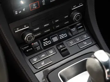 Porsche Cayman GTS 4.0 PDK Navi CarPlay BOSE Revers Camera