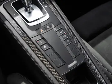 Porsche Cayman GTS 4.0 PDK Navi CarPlay BOSE Revers Camera