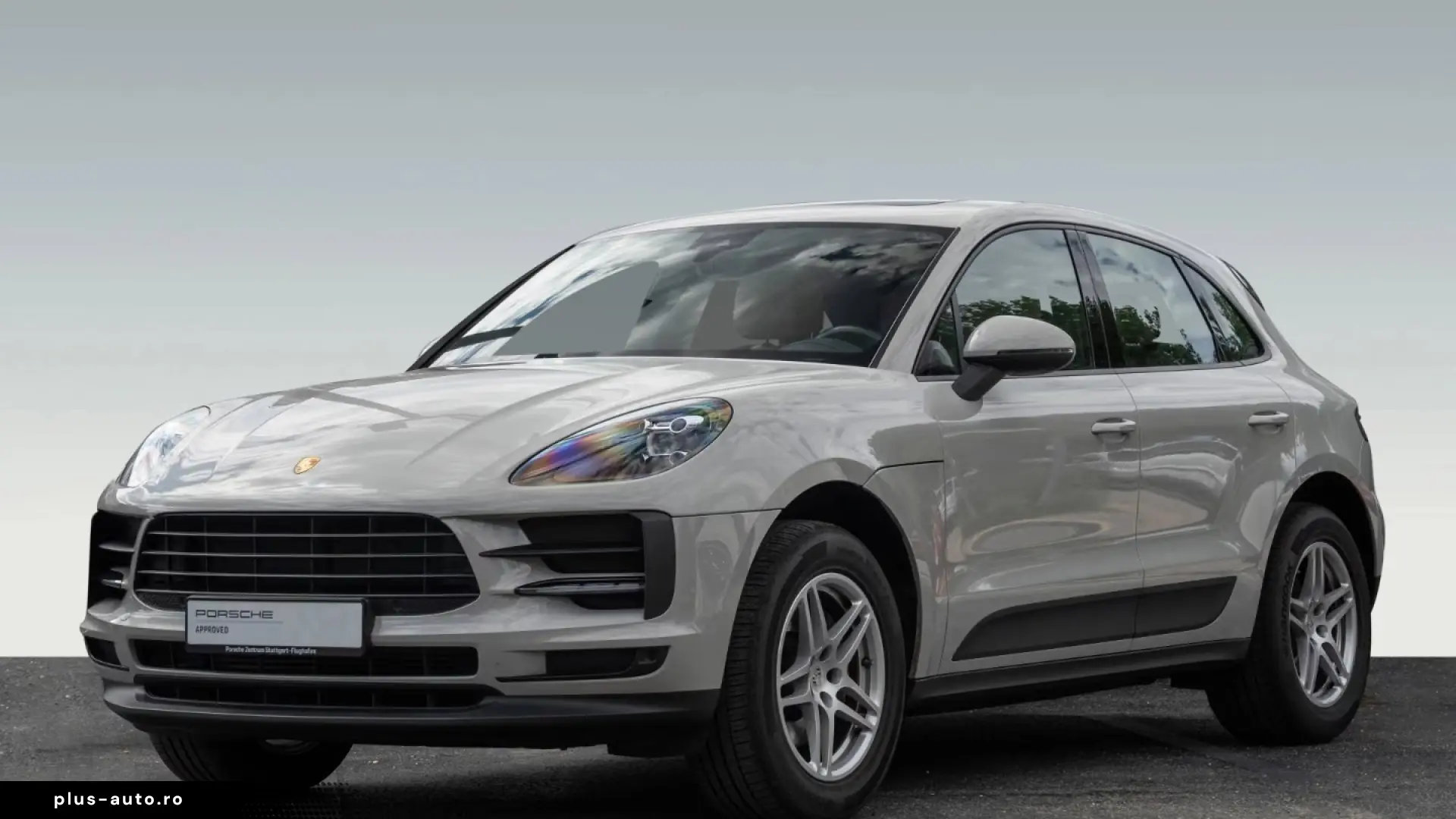 Porsche Macan Panoramic Roof  reversing camera  DAB