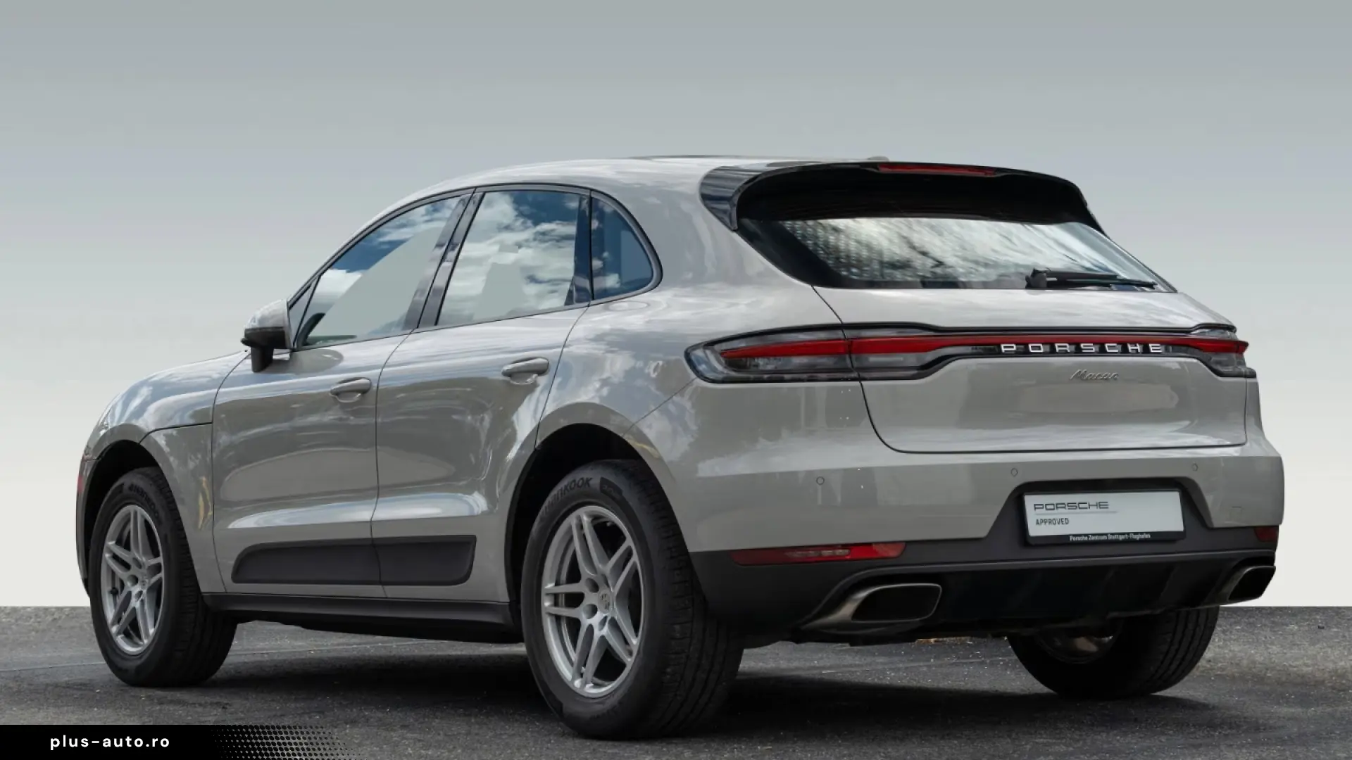 Porsche Macan Panoramic Roof  reversing camera  DAB