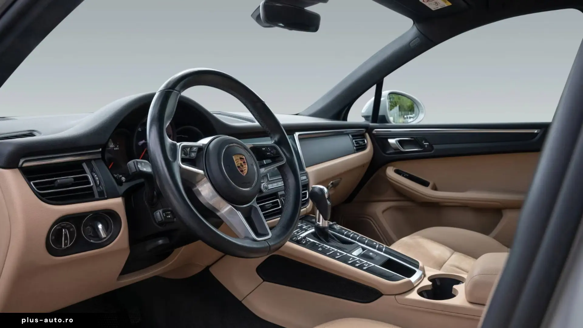 Porsche Macan Panoramic Roof  reversing camera  DAB