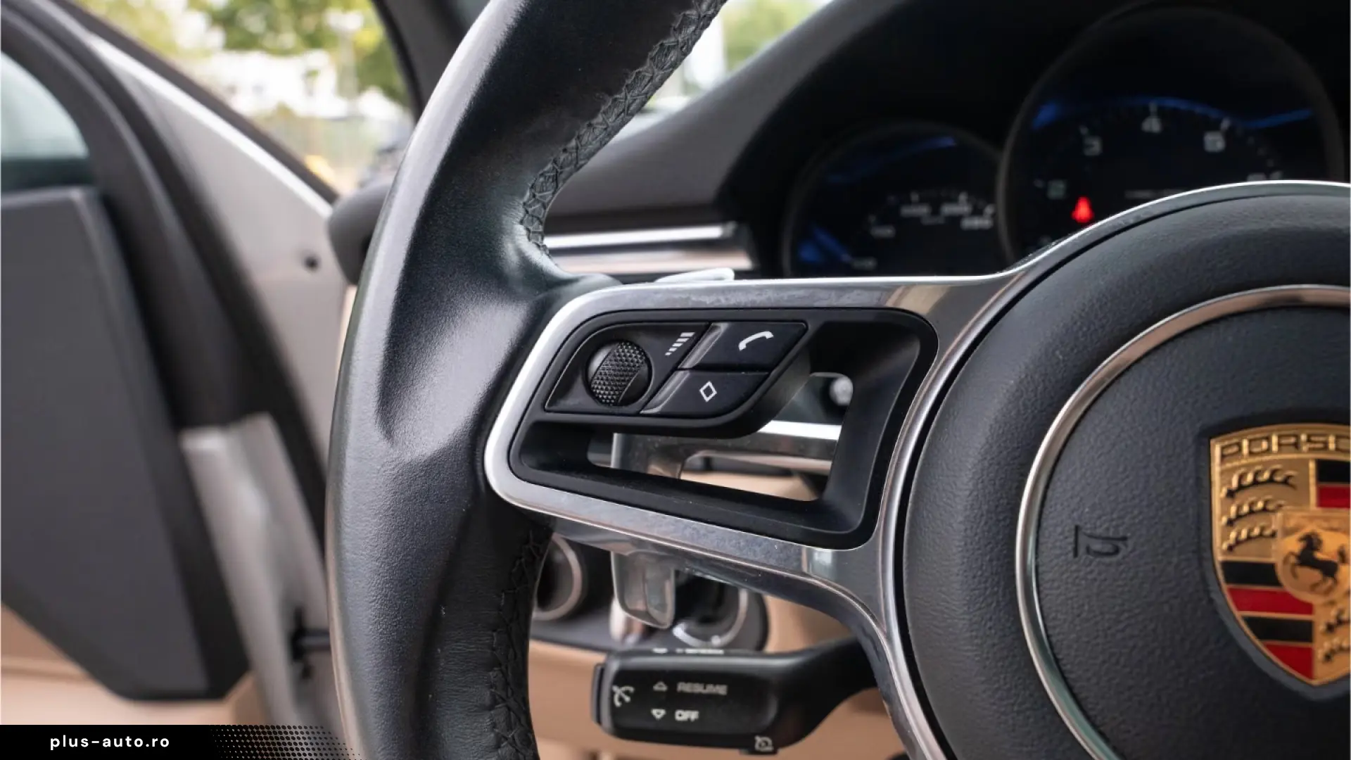 Porsche Macan Panoramic Roof  reversing camera  DAB