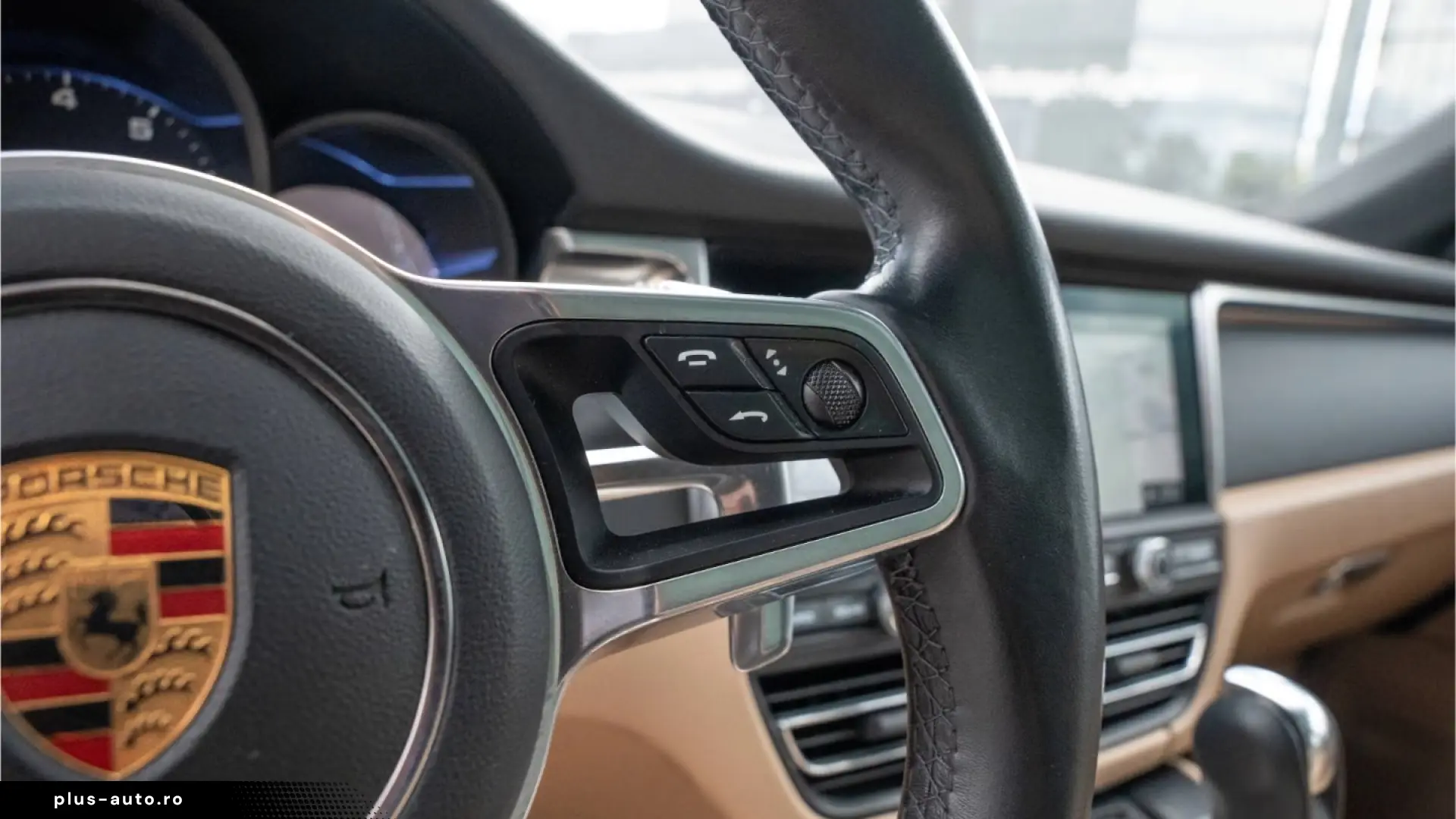 Porsche Macan Panoramic Roof  reversing camera  DAB