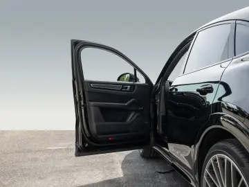 Porsche Cayenne Coupe BOSE Adaptive Cruise Control PASM