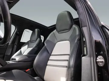 Porsche Cayenne Coupe BOSE Adaptive Cruise Control PASM