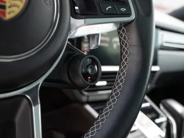 Porsche Cayenne Coupe BOSE Adaptive Cruise Control PASM
