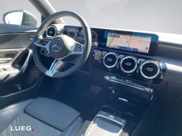 MERCEDES-BENZ CLA 180 PROGRESSIVE RÜCKFKAM LENKRHZ LED