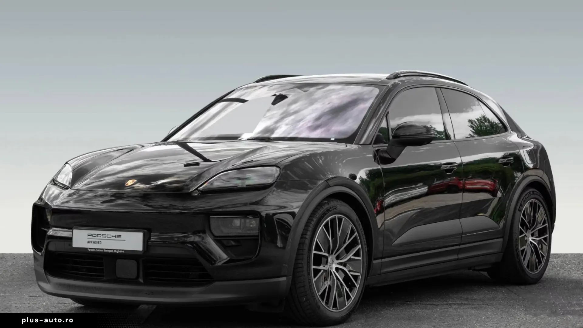 Porsche Macan 4 Panoramic Roof PASM Surround View