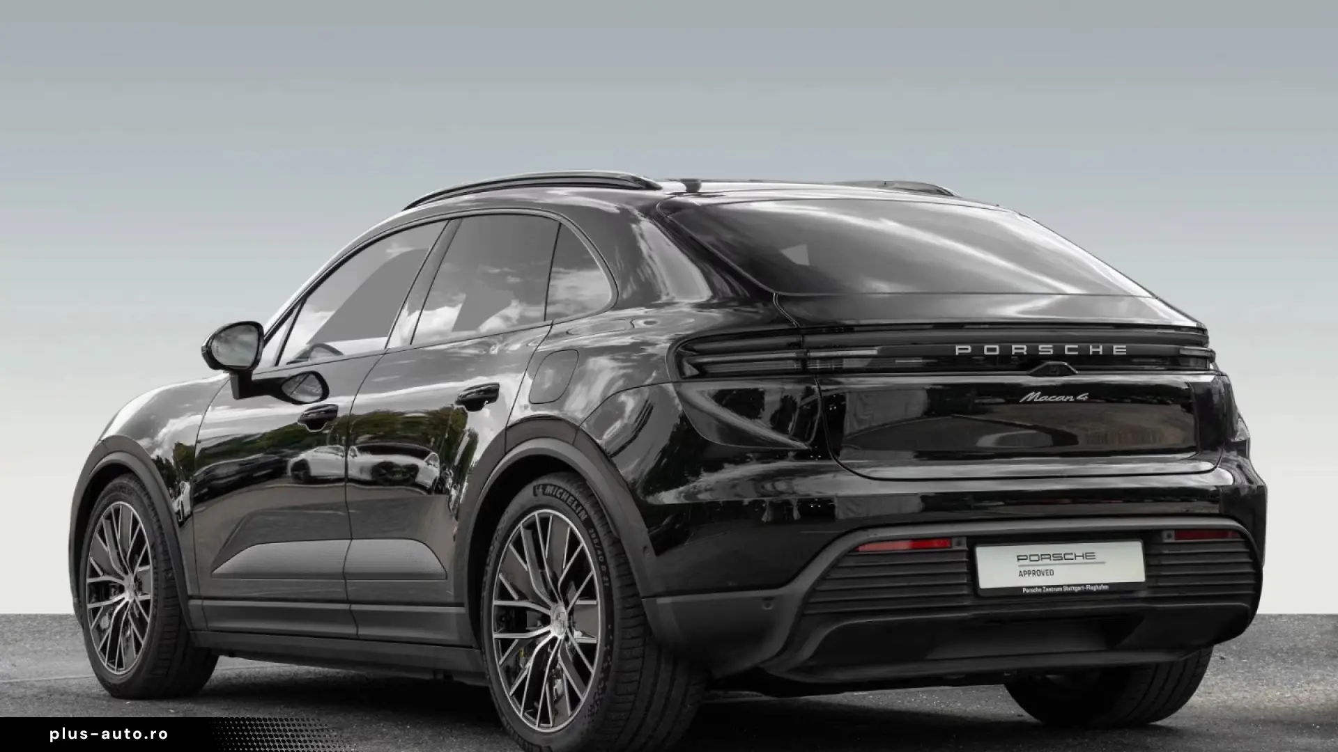 Porsche Macan 4 Panoramic Roof PASM Surround View