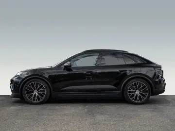 Porsche Macan 4 Panoramic Roof PASM Surround View