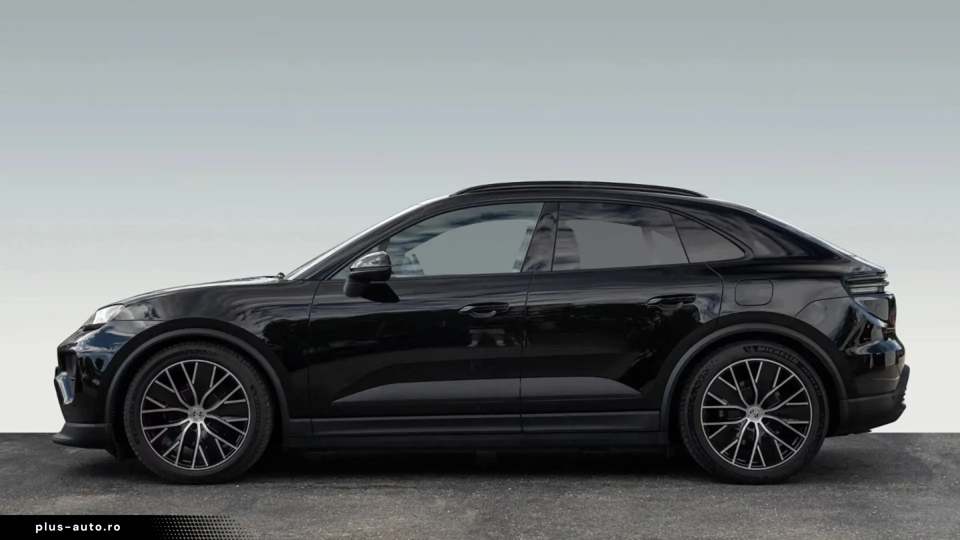 Porsche Macan 4 Panoramic Roof PASM Surround View