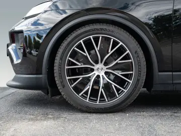 Porsche Macan 4 Panoramic Roof PASM Surround View