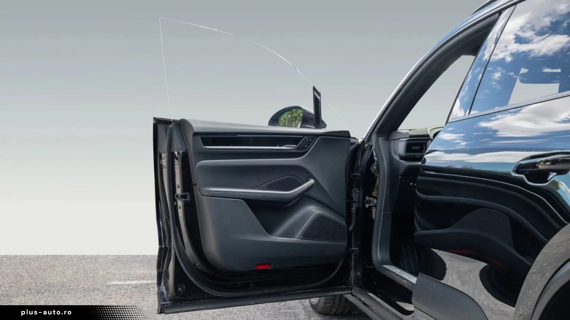 Porsche Macan 4 Panoramic Roof PASM Surround View