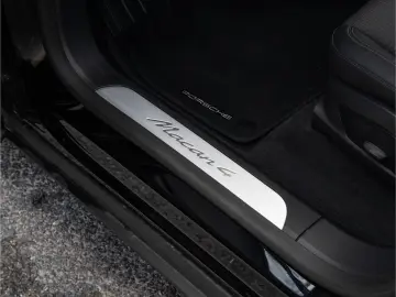 Porsche Macan 4 Panoramic Roof PASM Surround View