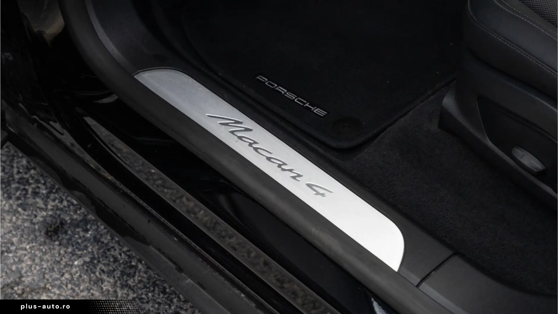 Porsche Macan 4 Panoramic Roof PASM Surround View