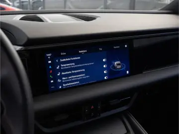 Porsche Macan 4 Panoramic Roof PASM Surround View