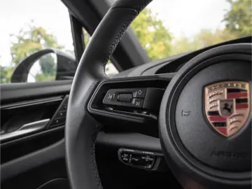 Porsche Macan 4 Panoramic Roof PASM Surround View