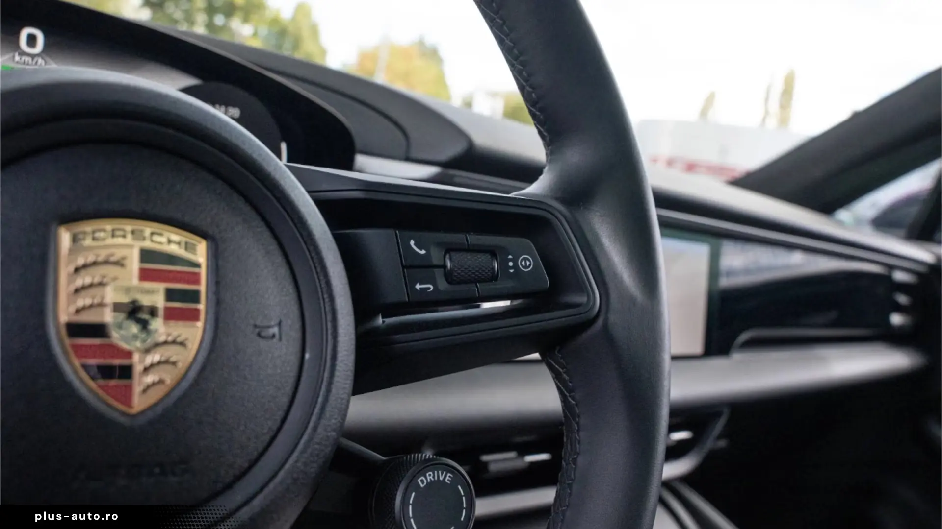 Porsche Macan 4 Panoramic Roof PASM Surround View