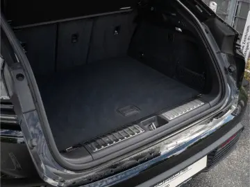 Porsche Macan 4 Panoramic Roof PASM Surround View