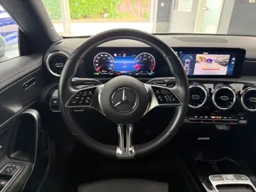 MERCEDES-BENZ CLA 180 CARPLAY LED-SCHW KAMERA DISTRO…
