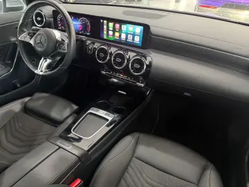 MERCEDES-BENZ CLA 180 CARPLAY LED-SCHW KAMERA DISTRO…