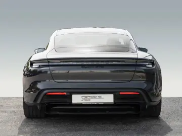 Porsche Taycan GTS InnoDrive HeadUp Panorama Sport Chron
