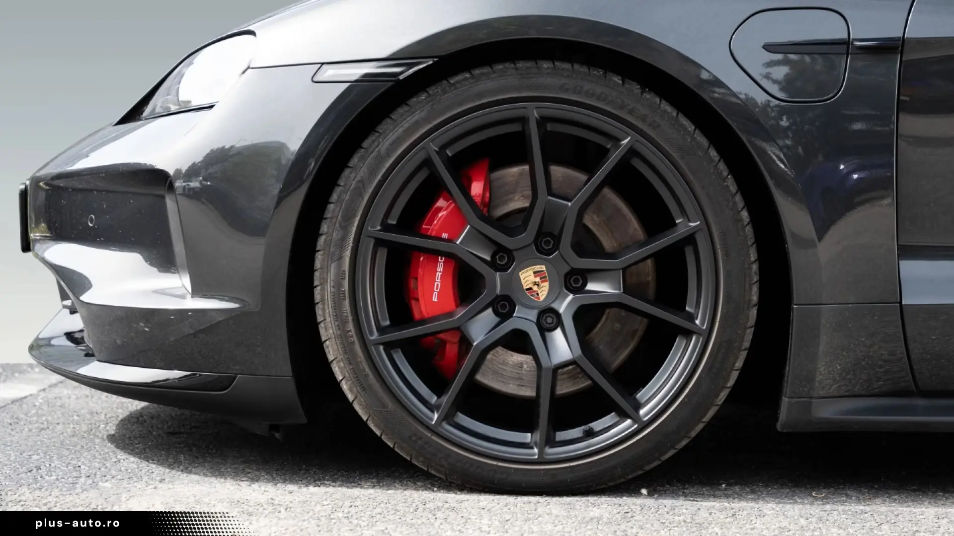 Porsche Taycan GTS InnoDrive HeadUp Panorama Sport Chron