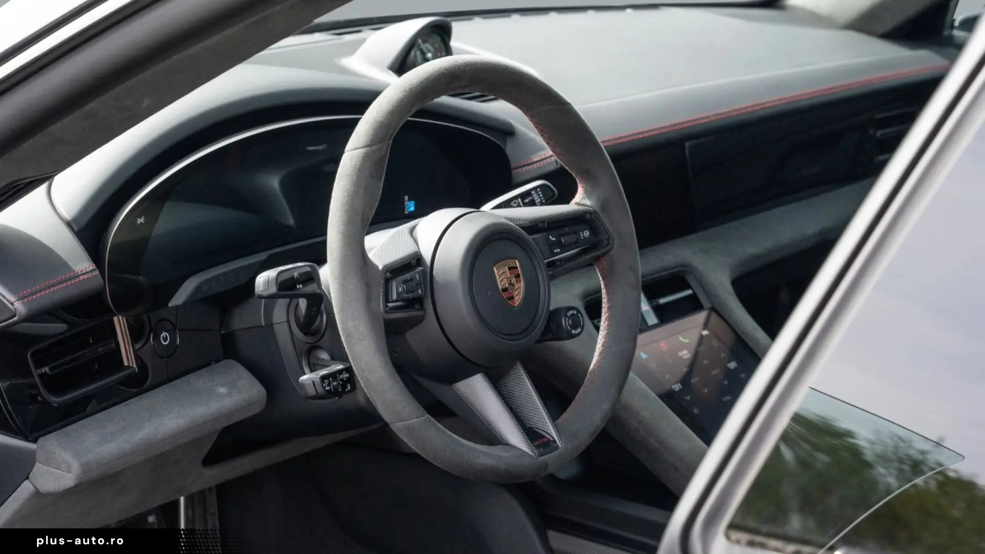 Porsche Taycan GTS InnoDrive HeadUp Panorama Sport Chron