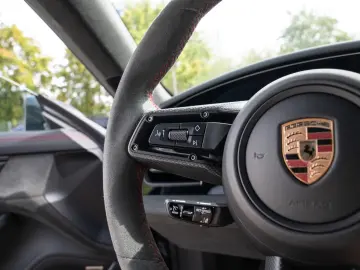 Porsche Taycan GTS InnoDrive HeadUp Panorama Sport Chron