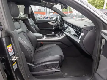 AUDI Q8 S line 55 TFSI quattro