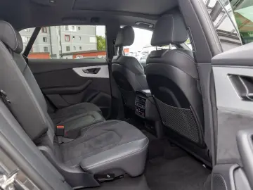 AUDI Q8 S line 55 TFSI quattro