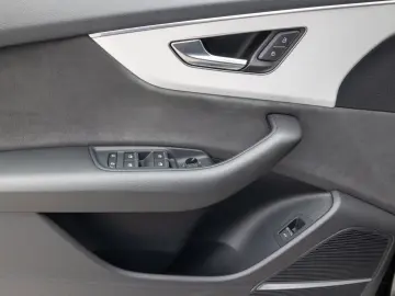 AUDI Q8 S line 55 TFSI quattro