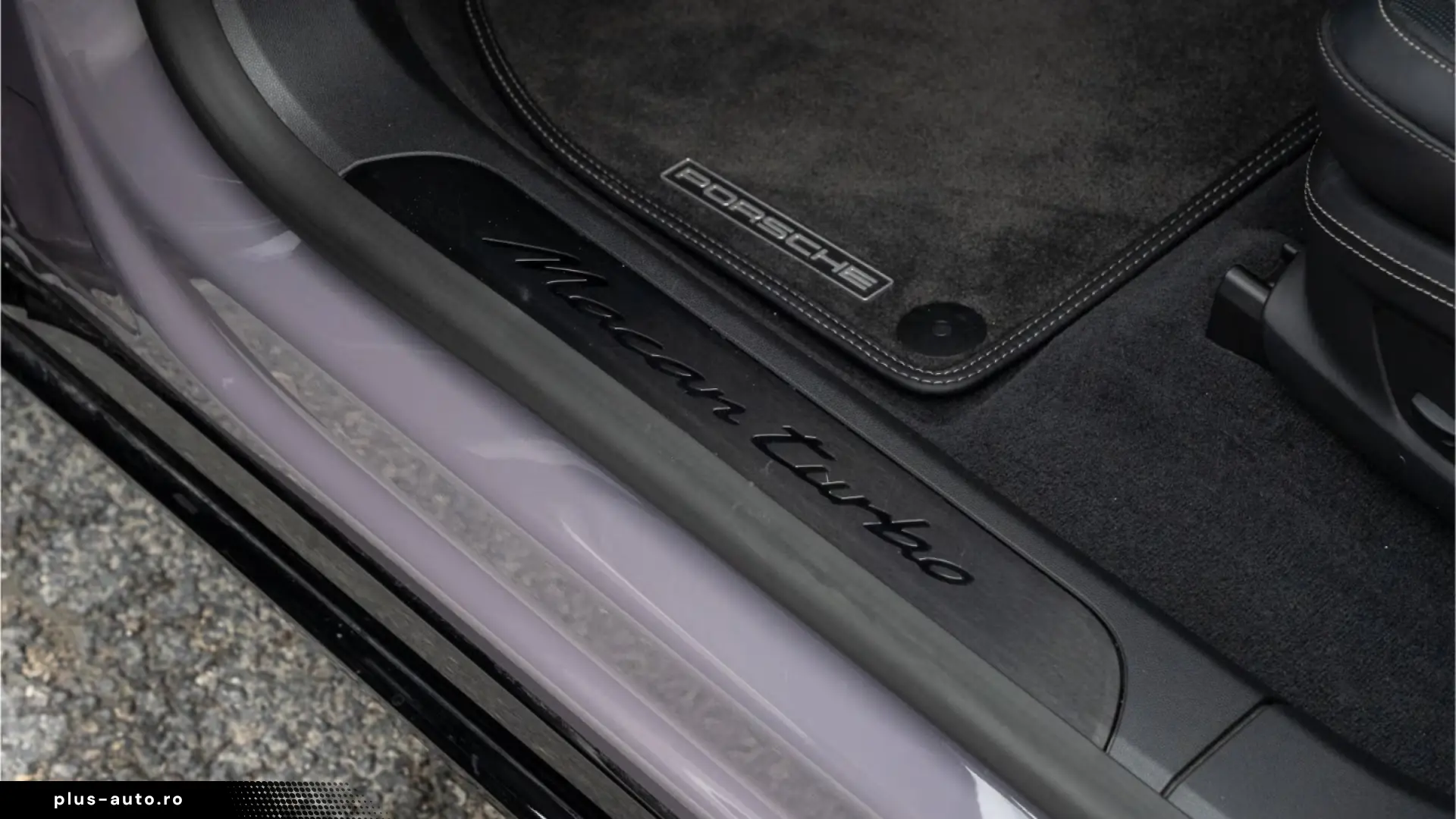 Porsche Macan Electric Turbo Burmester passenger display