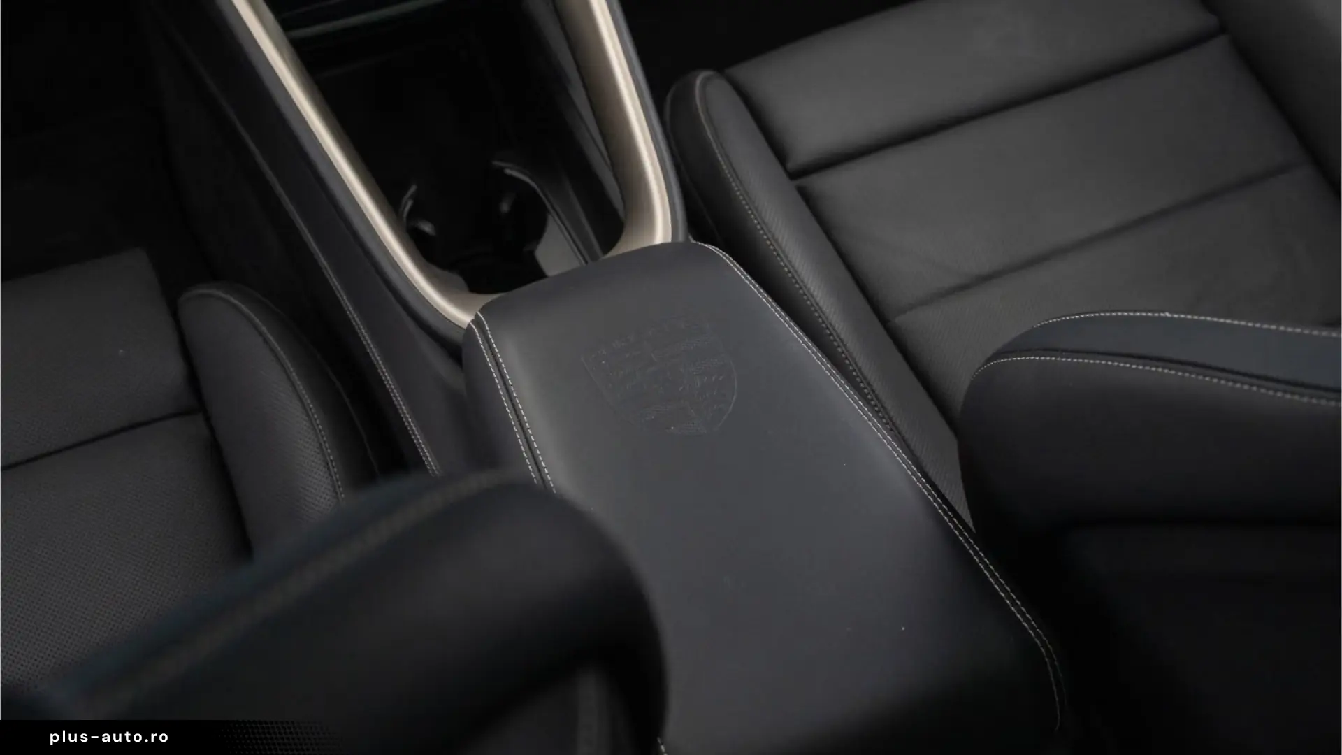 Porsche Macan Electric Turbo Burmester passenger display