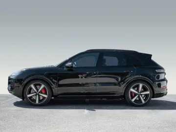 Porsche Cayenne Turbo E-Hybrid PDCC AHK Pano HUD 22''