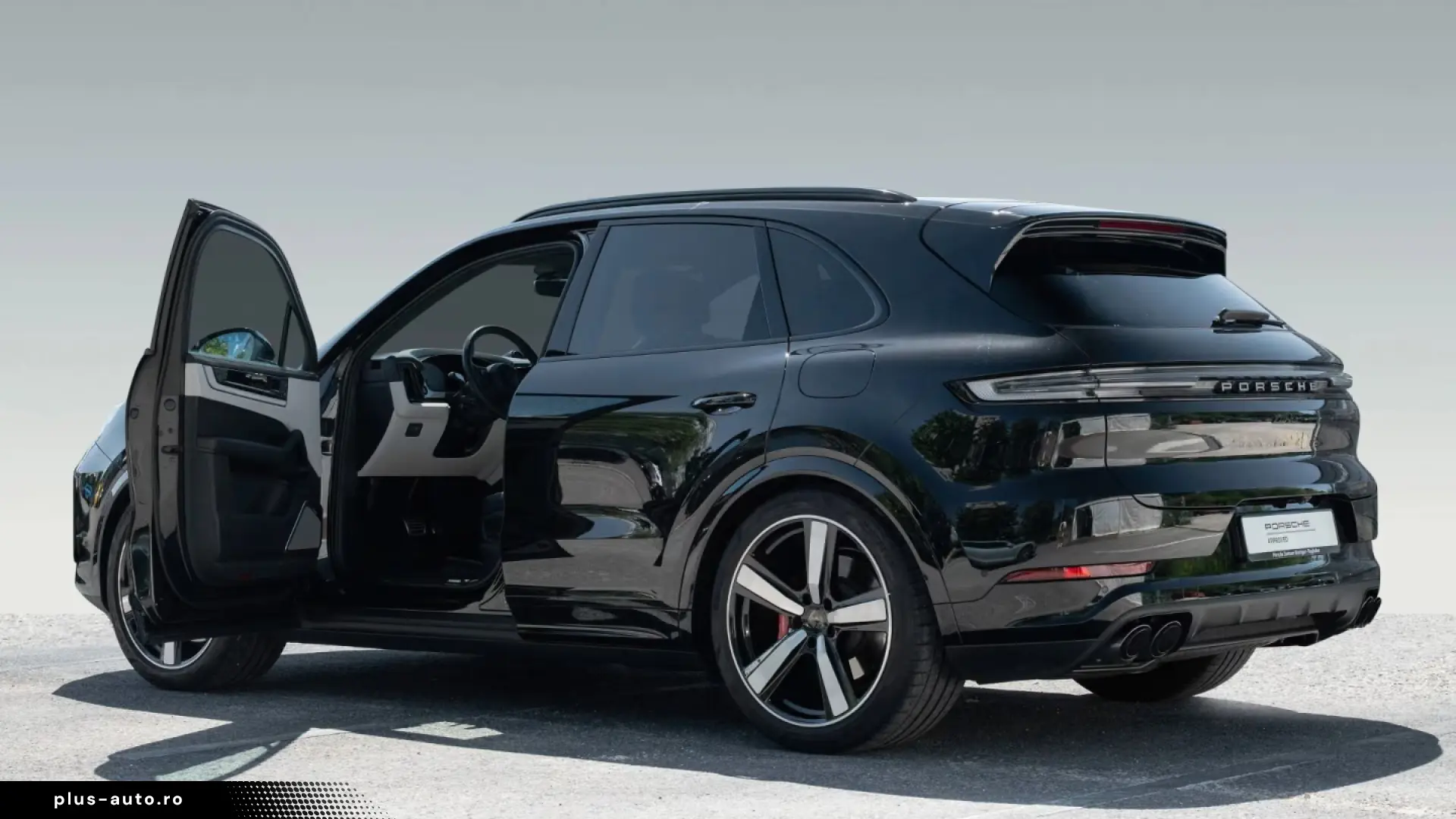 Porsche Cayenne Turbo E-Hybrid PDCC AHK Pano HUD 22''
